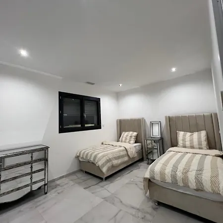 Vila Luxueuse Sans Vis A Vis 4 Chambre * Canohès