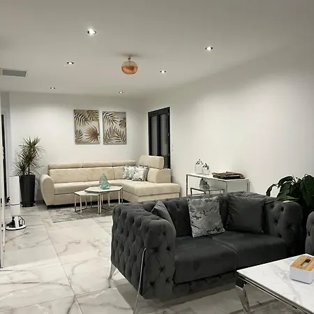 Vila Luxueuse Sans Vis A Vis 4 Chambre Villa
